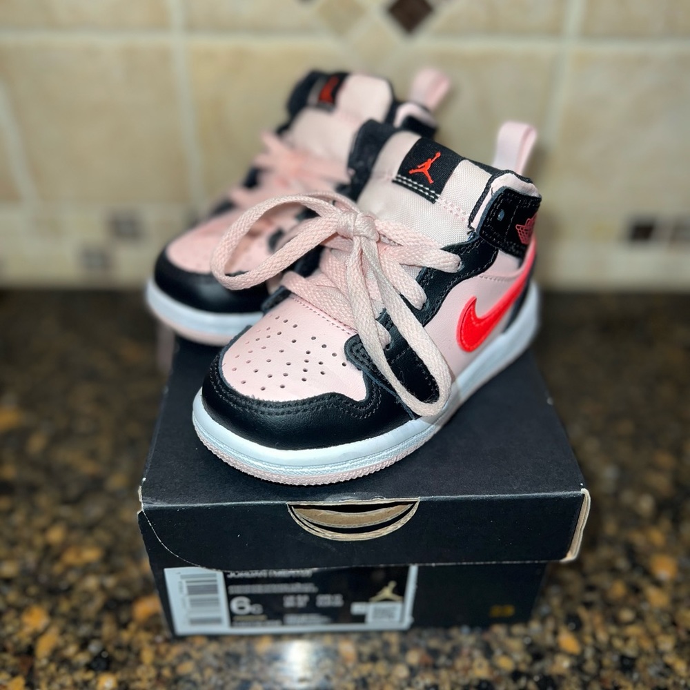 Jordan 1 mid size 6c